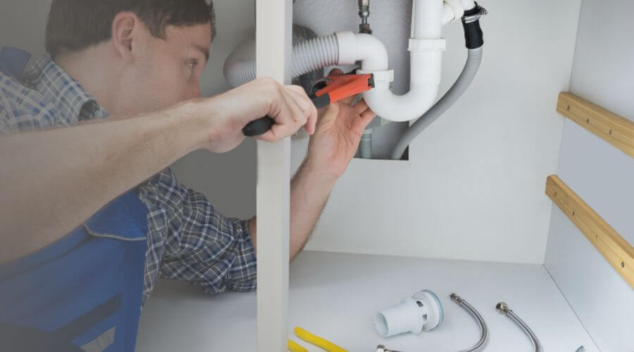 Professional sink repair in Edenville, MI